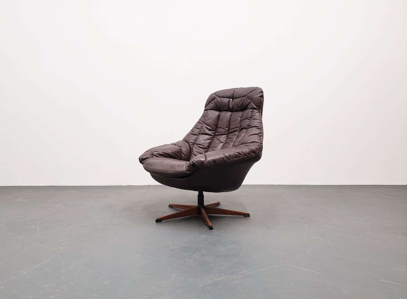 Henry Walter Klein For Bramin ‘Silhouette’ Swivel Armchair, Denmark 1970