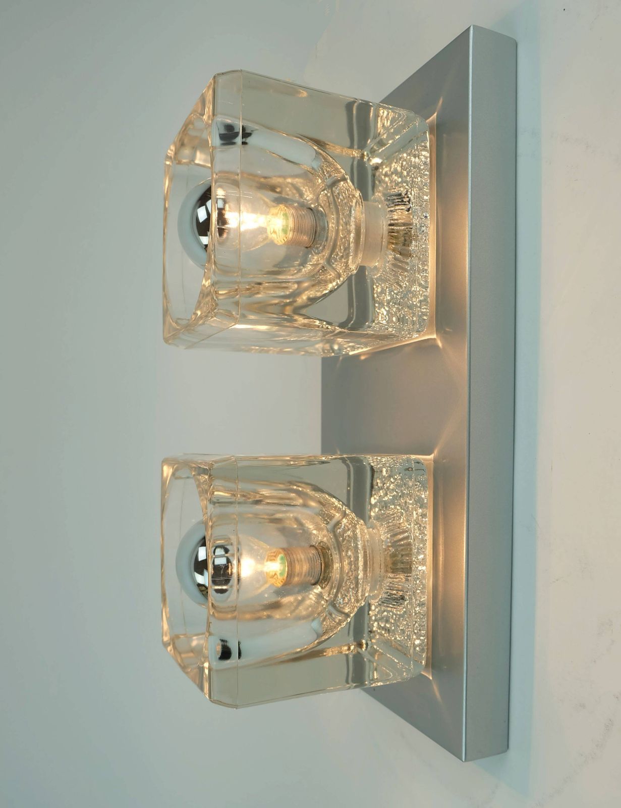 451.0 Peill & Putzler N° 1 Of 2 Wall Light, 60s/70s Style, With 2 Glass Cubes. photo