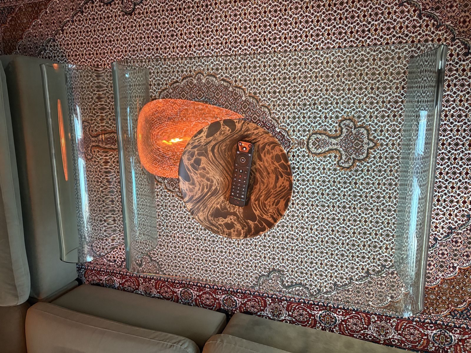 Curved Glass Italian Coffee Table – For Sale In Excellent Condition photo furniture