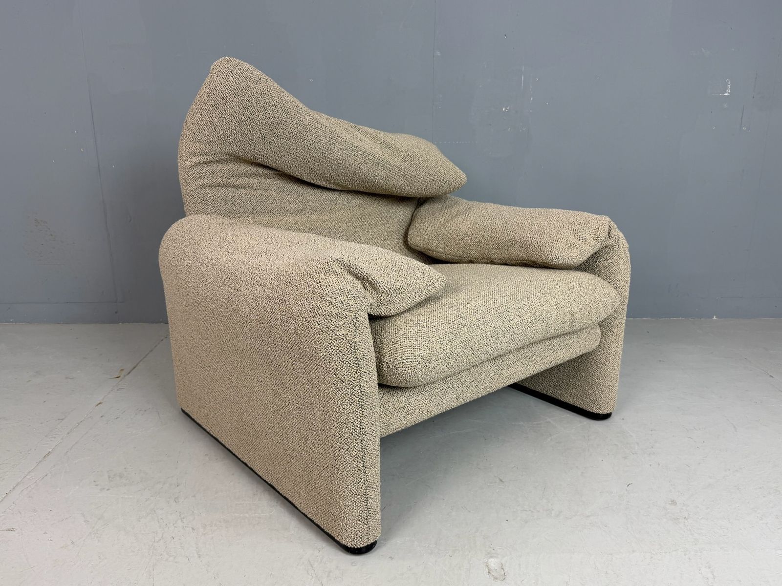 Vico Magistretti Maralunga Reupholstered Lounge Chair For Cassina, 1980s photo Furniture