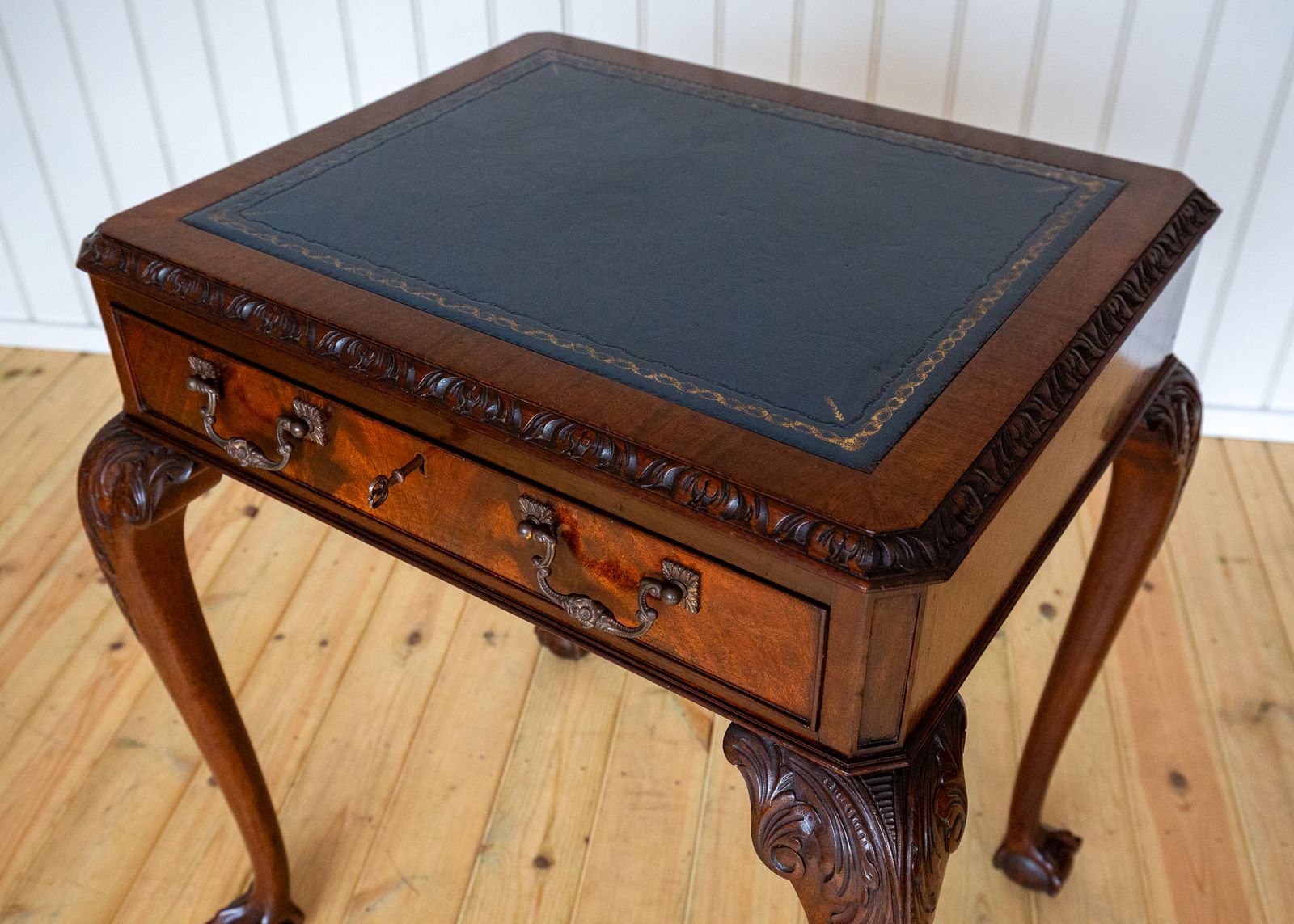 George II Chippendale Style Desk Mahogany Leather Top Antique Consol.E Side Tabl.E Locking Drawer Cabriole Ball And Claw Fine Country House photo furniture
