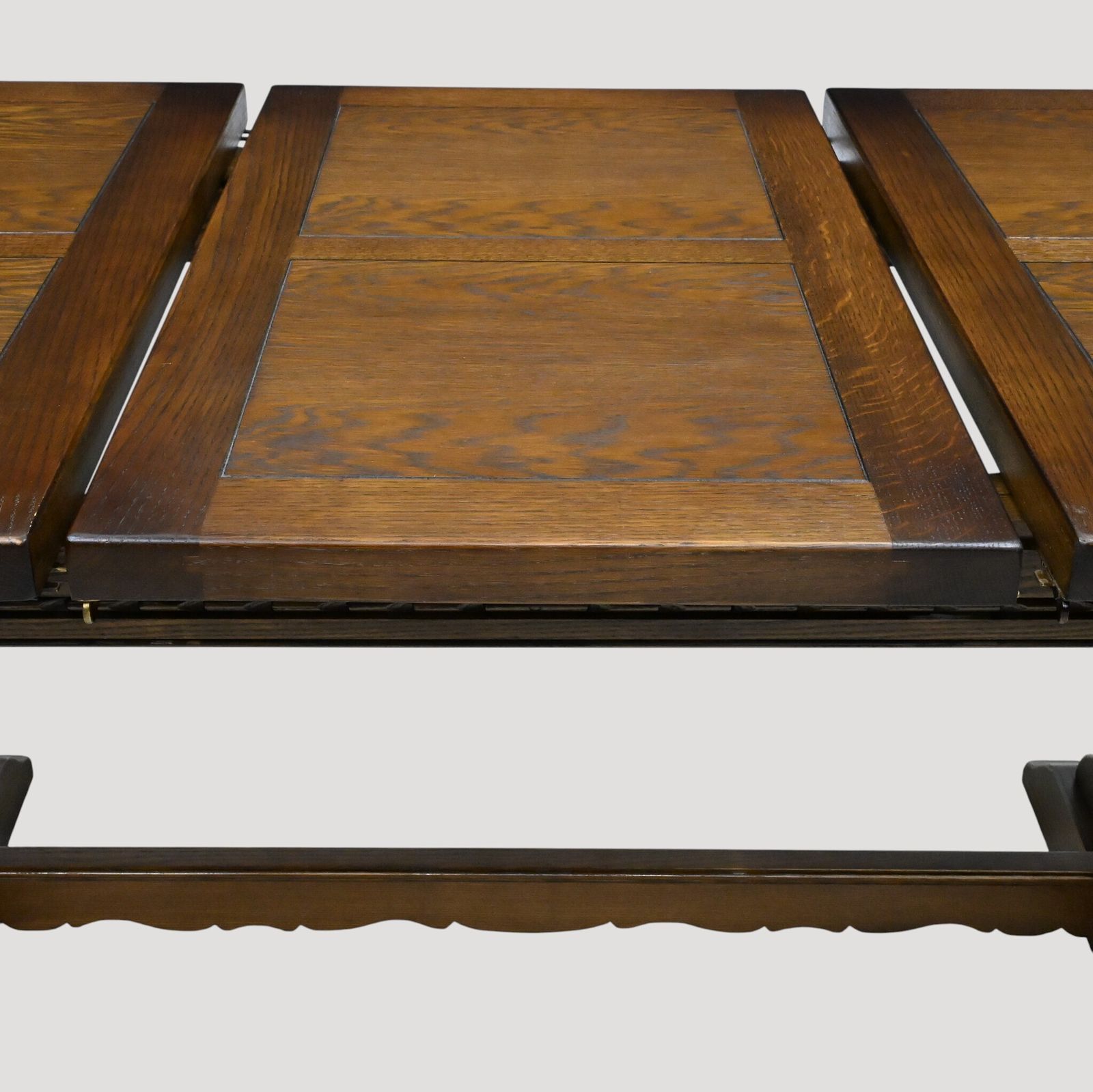 1047.0 Old Charm Richmond Oak Extending Dining Table Light Oak Finish Free Uk Delivery photo