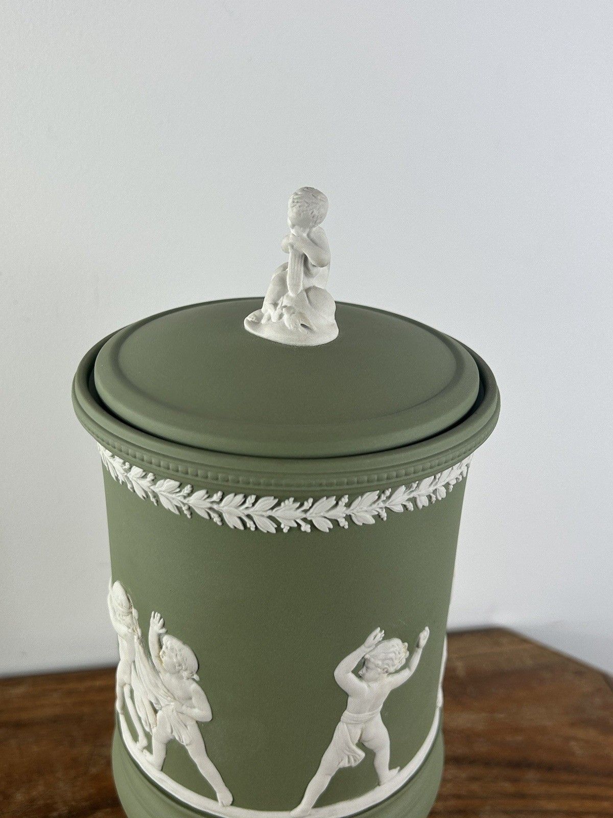 Blind Man’s Buff Green Jasperware Lidded Urn Vase 12" Classical Style photo 356.0