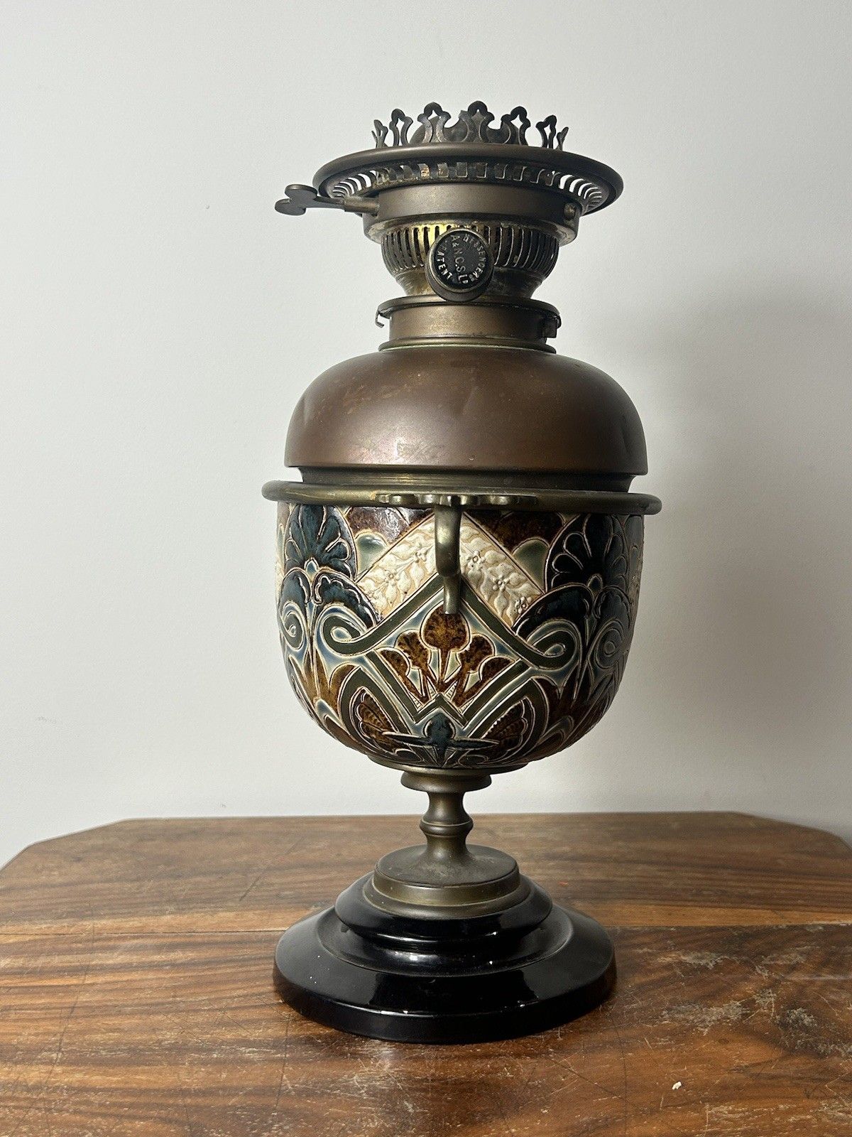 Royal Doulton Antique Ceramic Oil Lamp 32cm – Rare Collectable Vintage Piece photo for sale