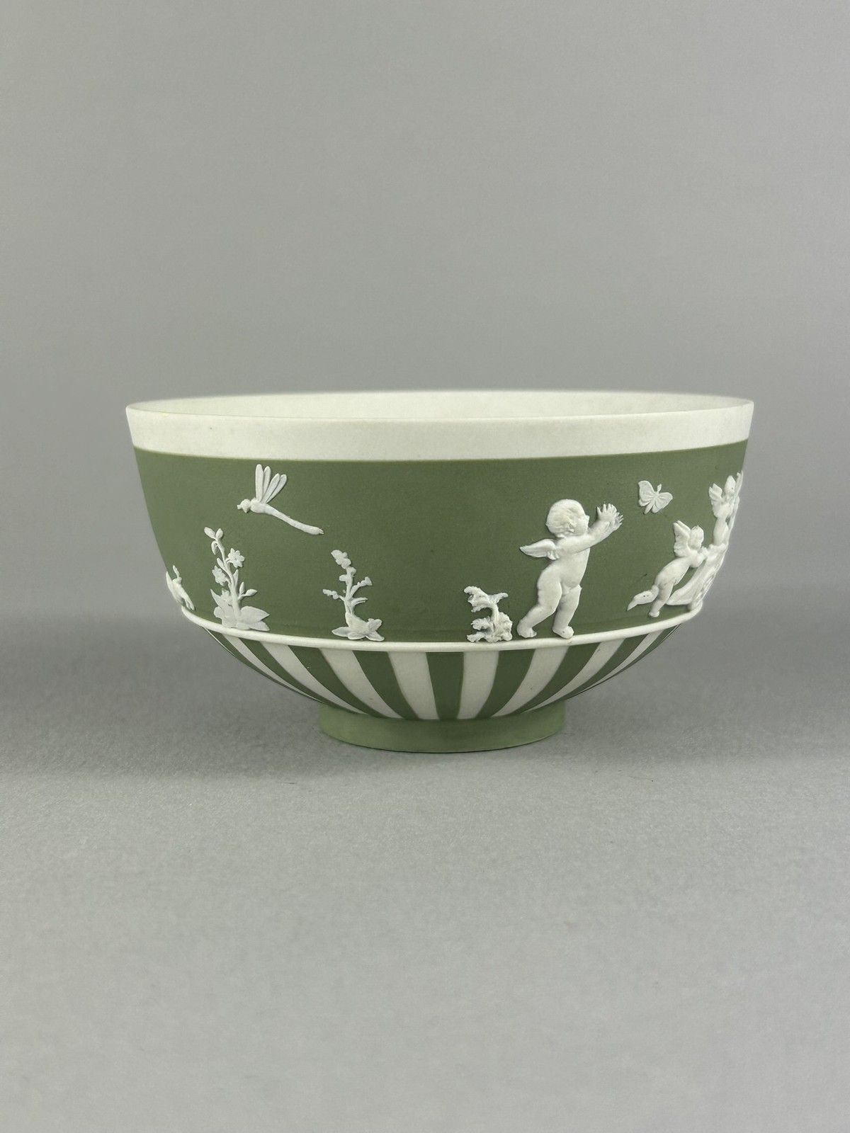 Wedgwood 1955 Green Jasperware Cherub Lion Chariot Bowl 10cm England photo 150.0