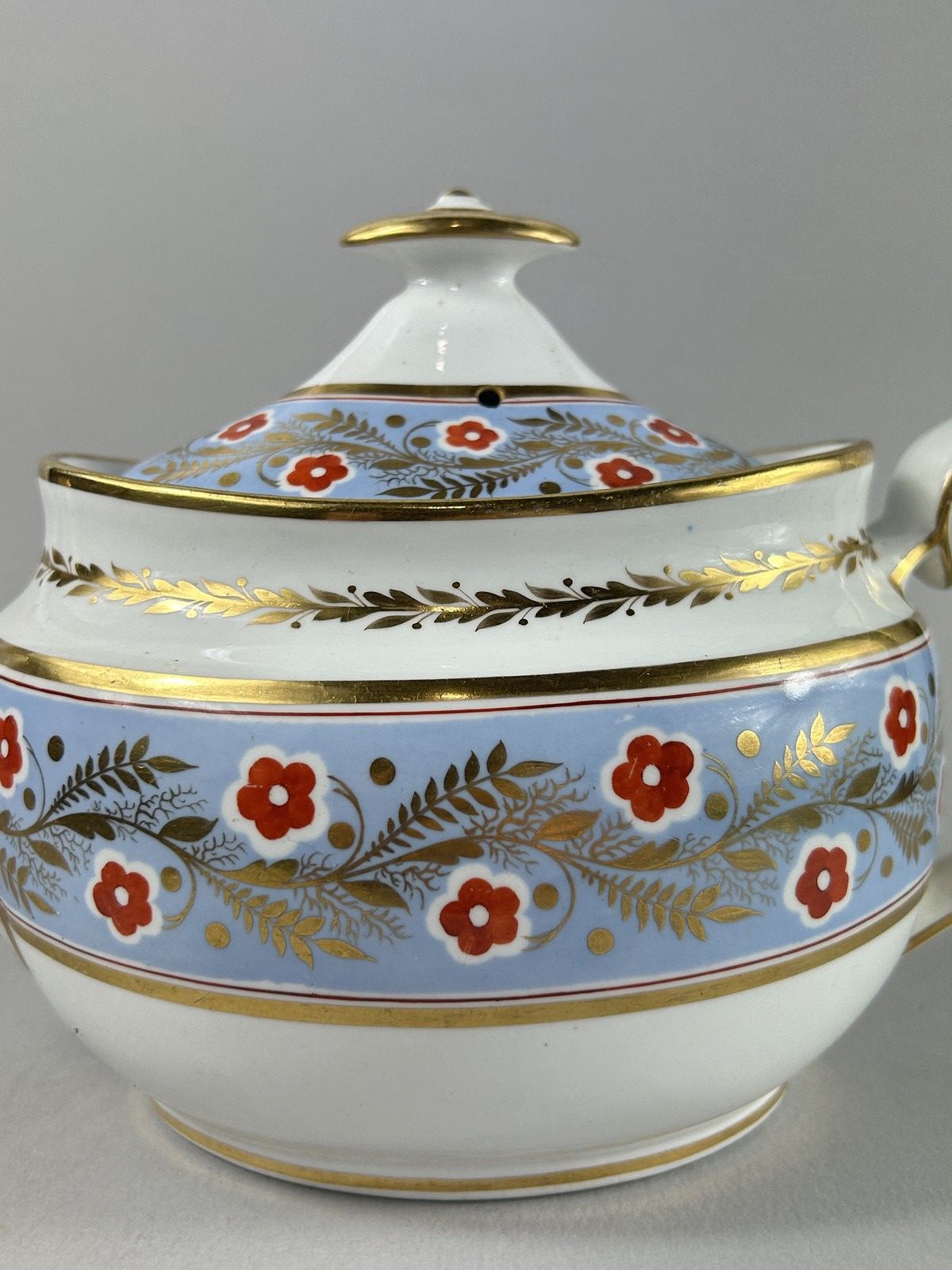 Early 19th Century British Porcelain Teapot With Gilt Floral Border photo for sale