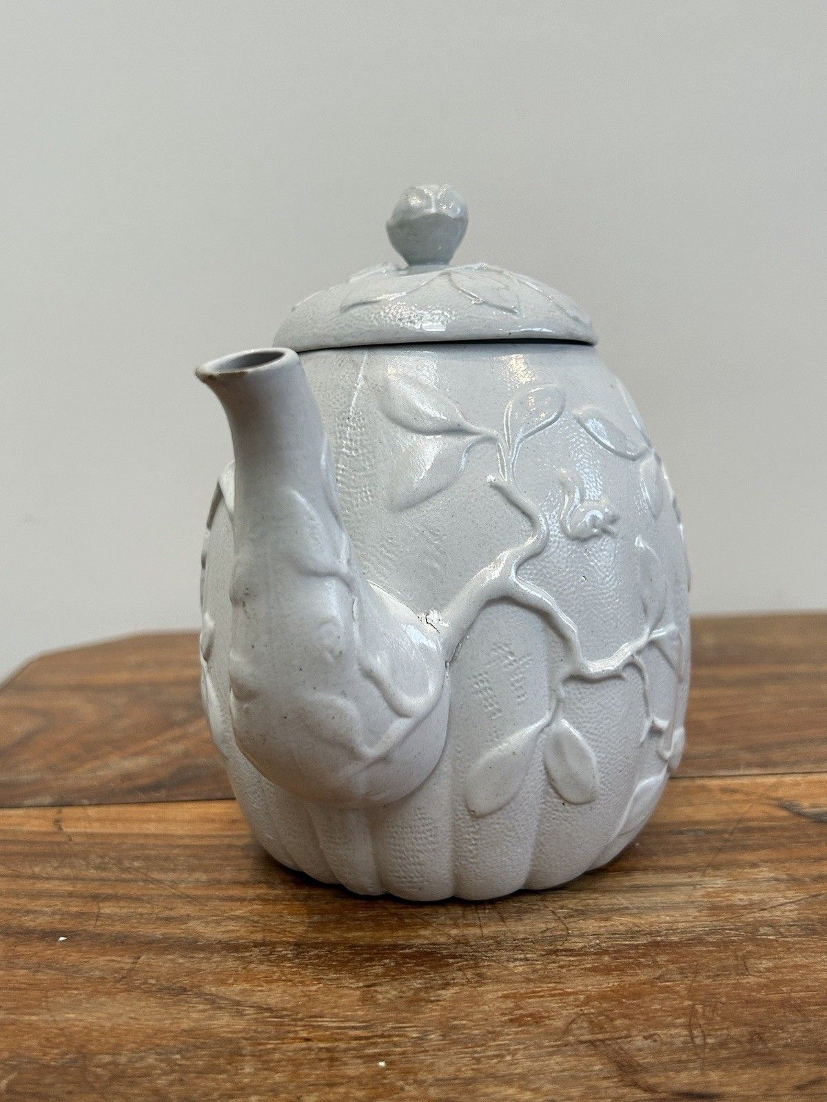 Early 19thc Minton Staffordshire White Salt Glaze Butterfly Stoneware Teapot photo 144.0