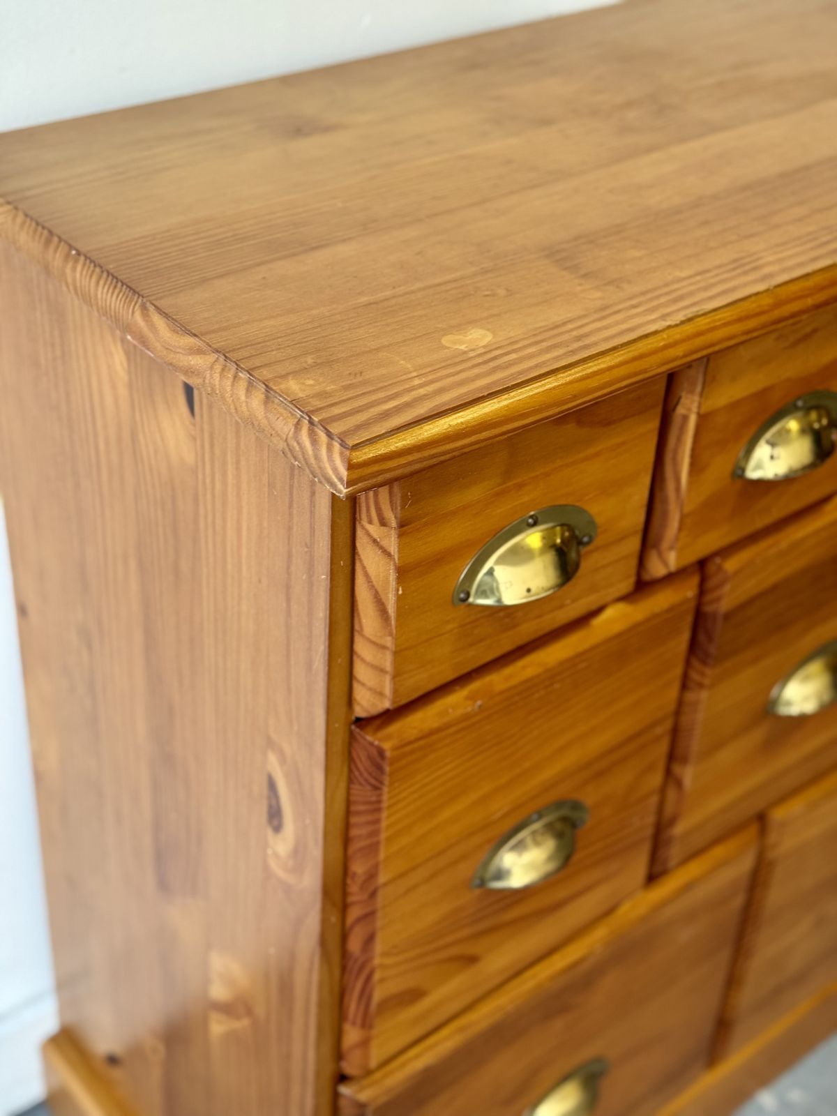 photo furniture Pine Chest Of Small Drawers