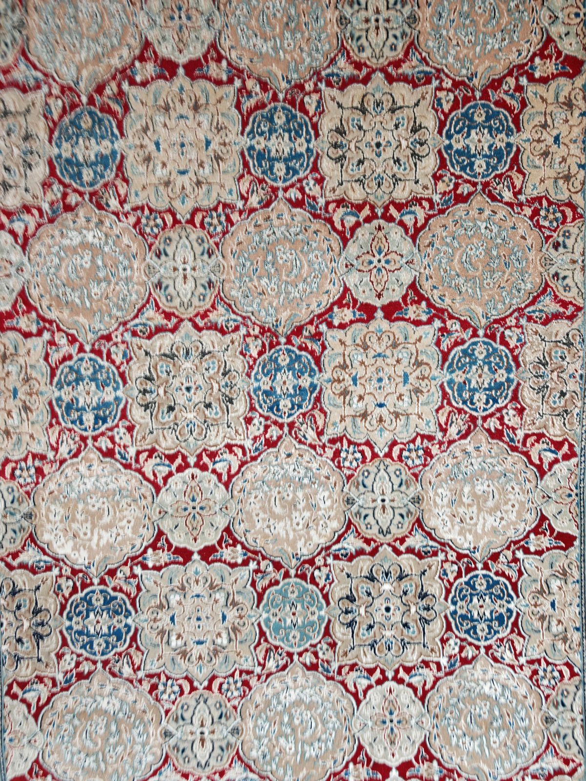 Vintage handgeknoopt tapijt in crème, rood en blauw wol en zijde, jaren 1960 photo furniture