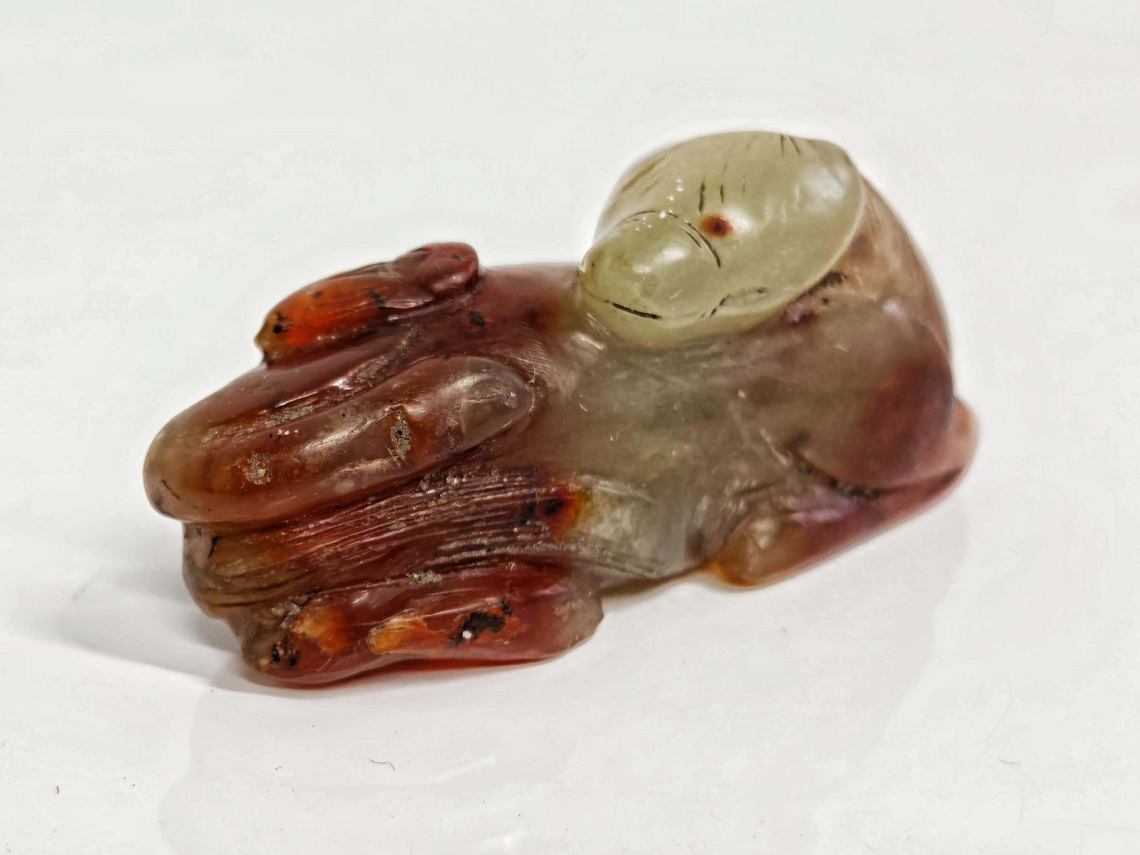 photo furniture Antique Hand Carved Deer Figurine In Agate Stone, China 19th Century