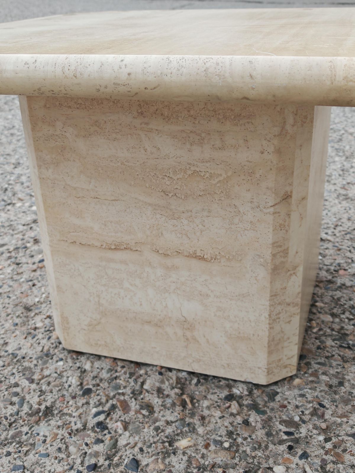 photo vinterior Mid Century Modern Square Shaped Coffee Table In Travertine, Italy 1970s
