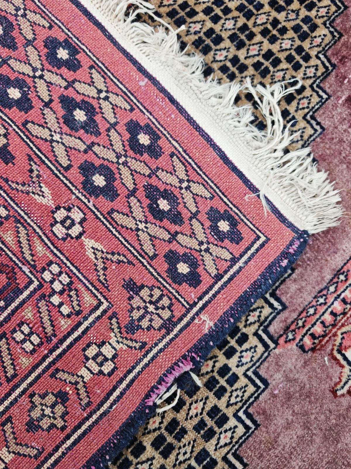 photo furniture Vintage Anatolian Prayer Rug In Purple Hand Knotted Wool