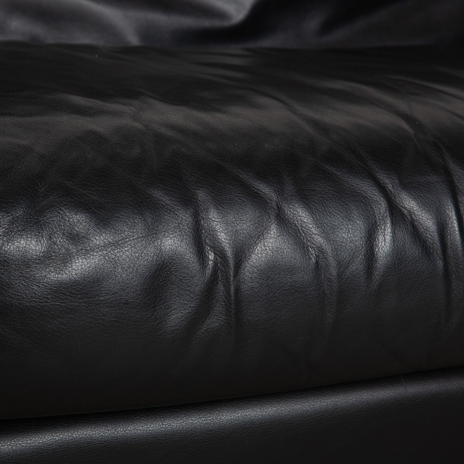B&B Italia Arca Leather Three Seater Black Manual Function Sofa photo vinterior