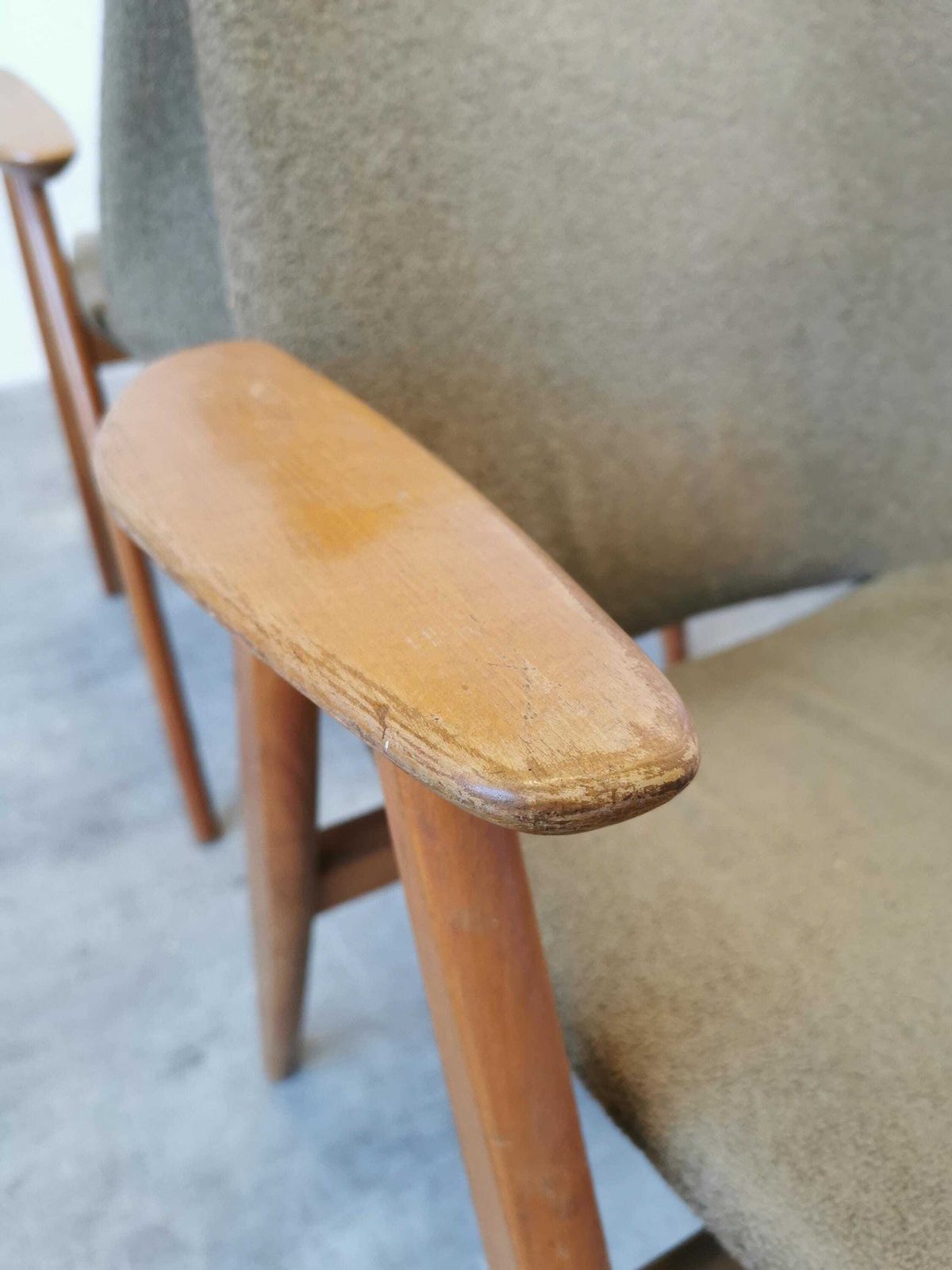 photo vinterior Set Of 2 Rare Vintage "Lupina" Shell Wooden Armchair By Niko Kralj