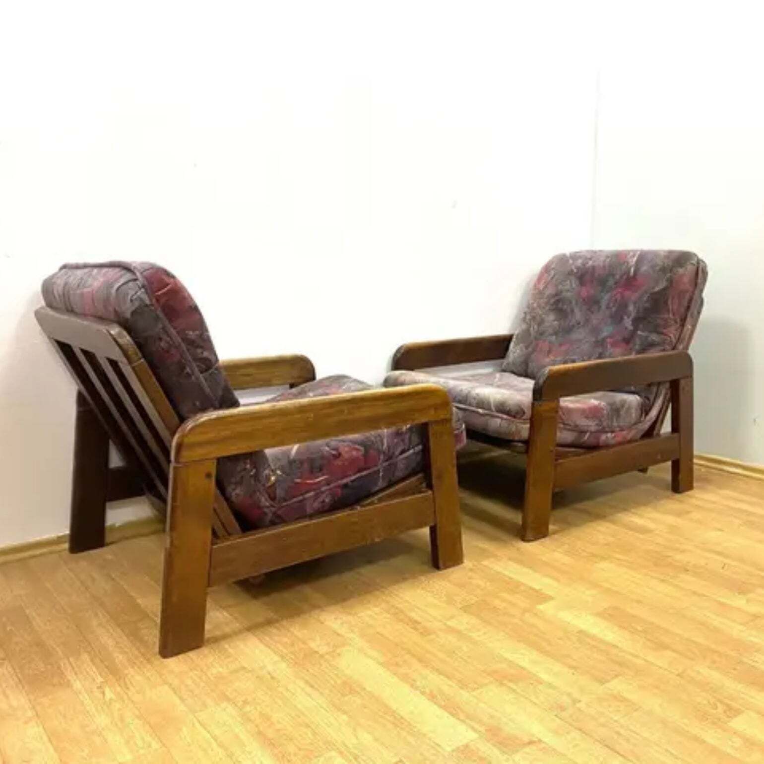 Retro fauteuils, houten frame, jaren 1970 photo furniture