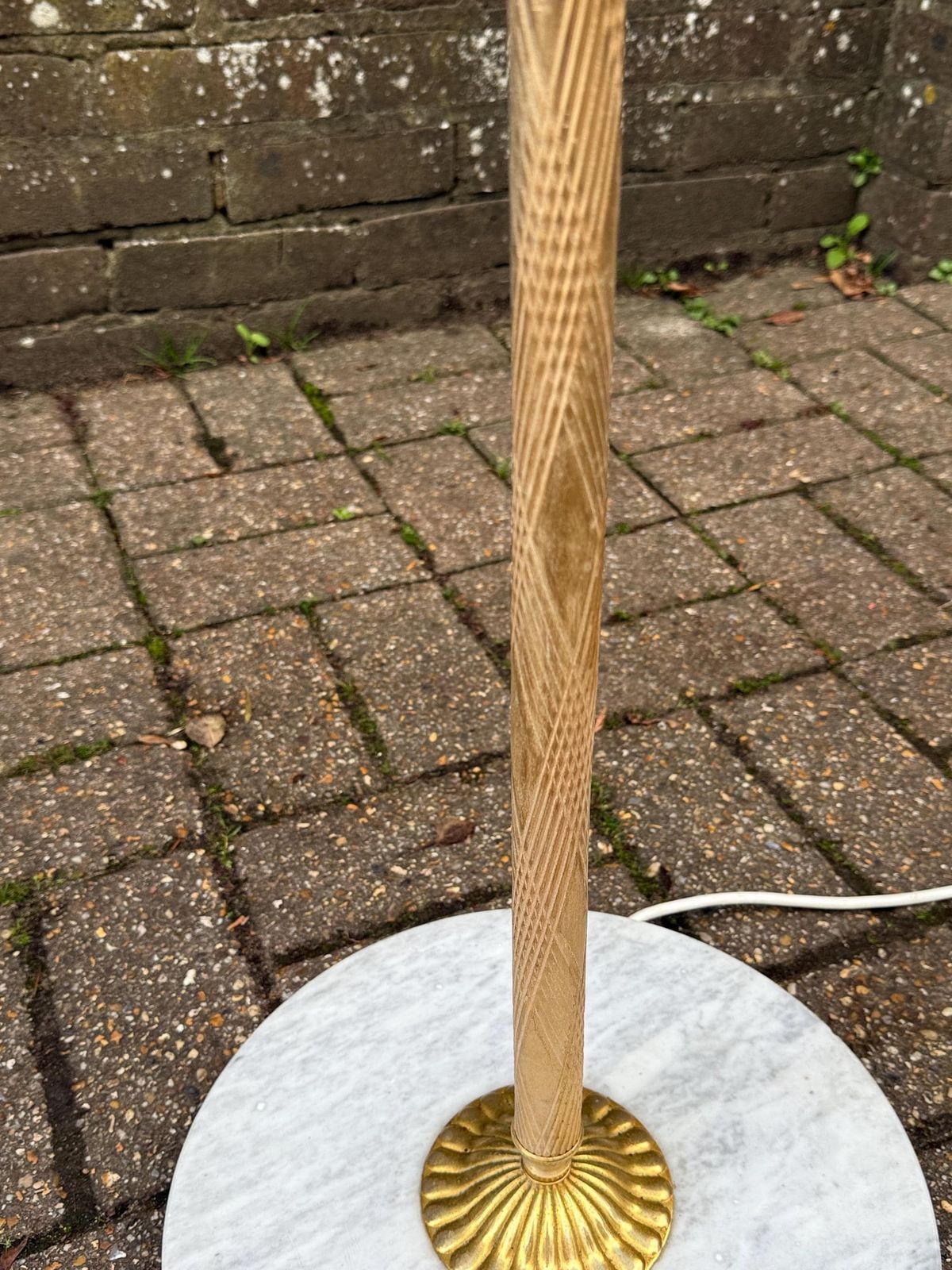 245.0 Vintage 1970s/80s Brass And Marble Floor Lamp With White Stone Detail Hollywood Regency   Working Pat Tested photo