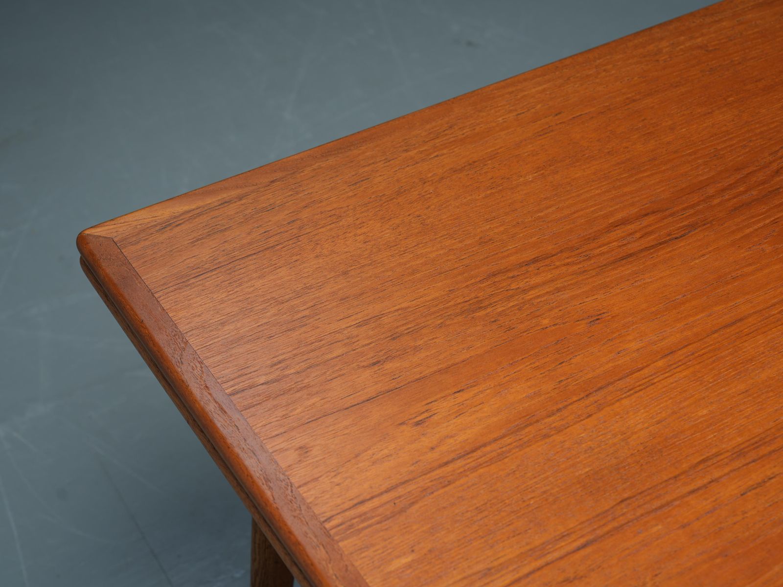 Hans Wegner Teak En Eiken Eettafel 312 Voor Andreas Tuck, Denemarken, Jaren 1960 photo for sale