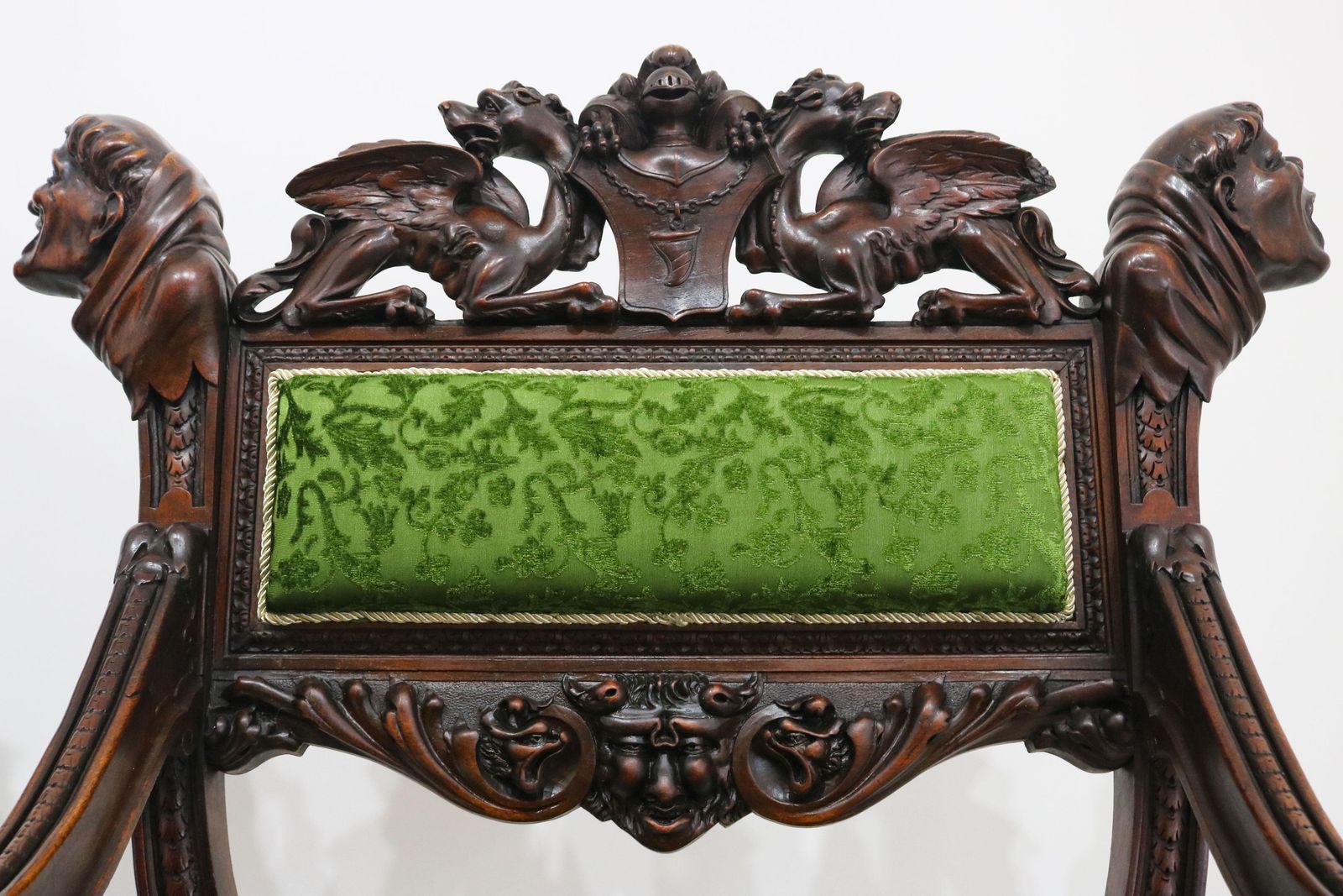 photo for sale Zeldzaam Paar Gothic Revival Fauteuils Door Victor Aimone, 19e Eeuw – Monniken En Leeuwen