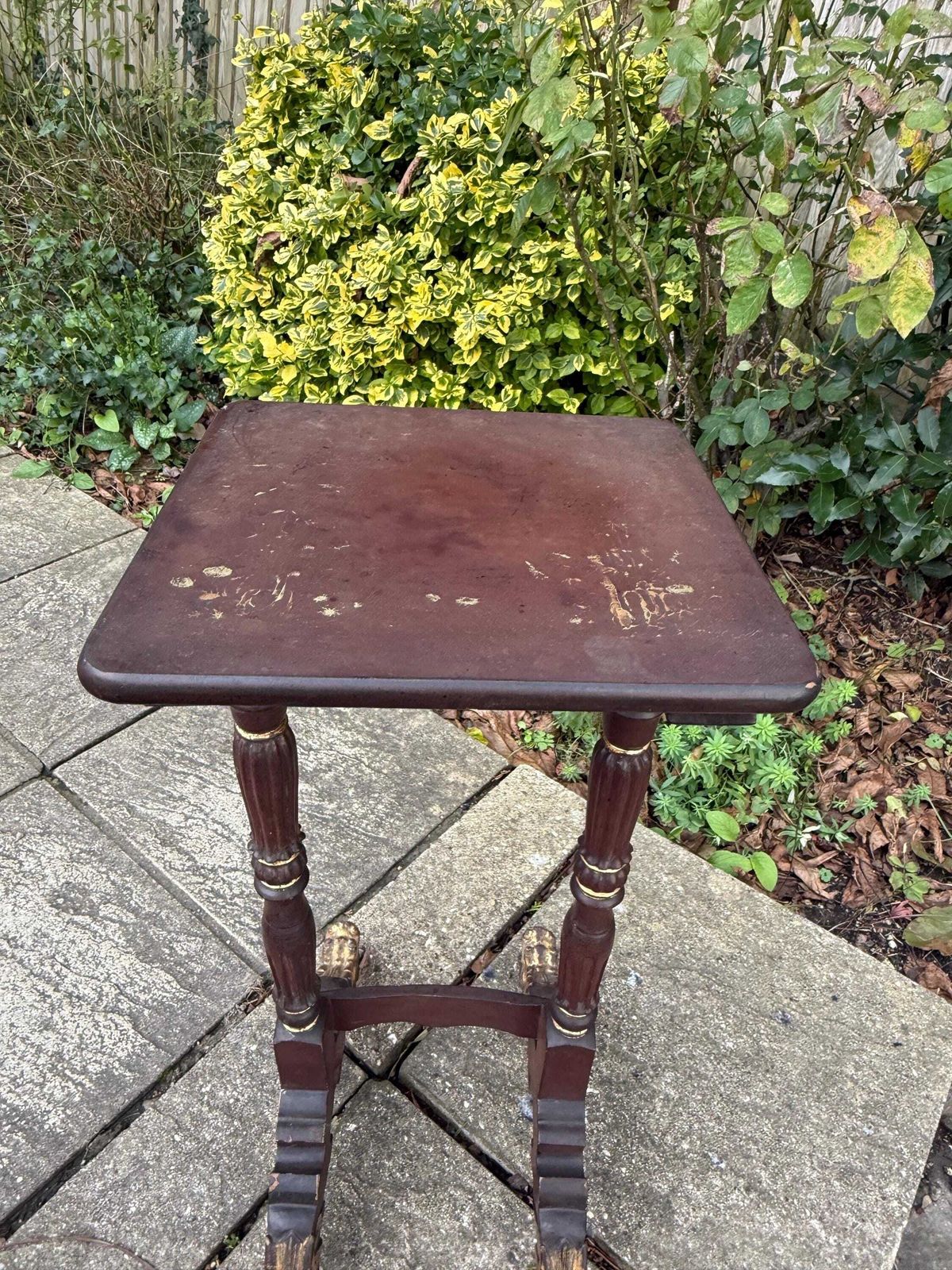 photo vinterior Antique Victorian Chinoiserie Plant Stand With Gilt Dragon Feet Side Table Lacquered. Oriental Design Side Table