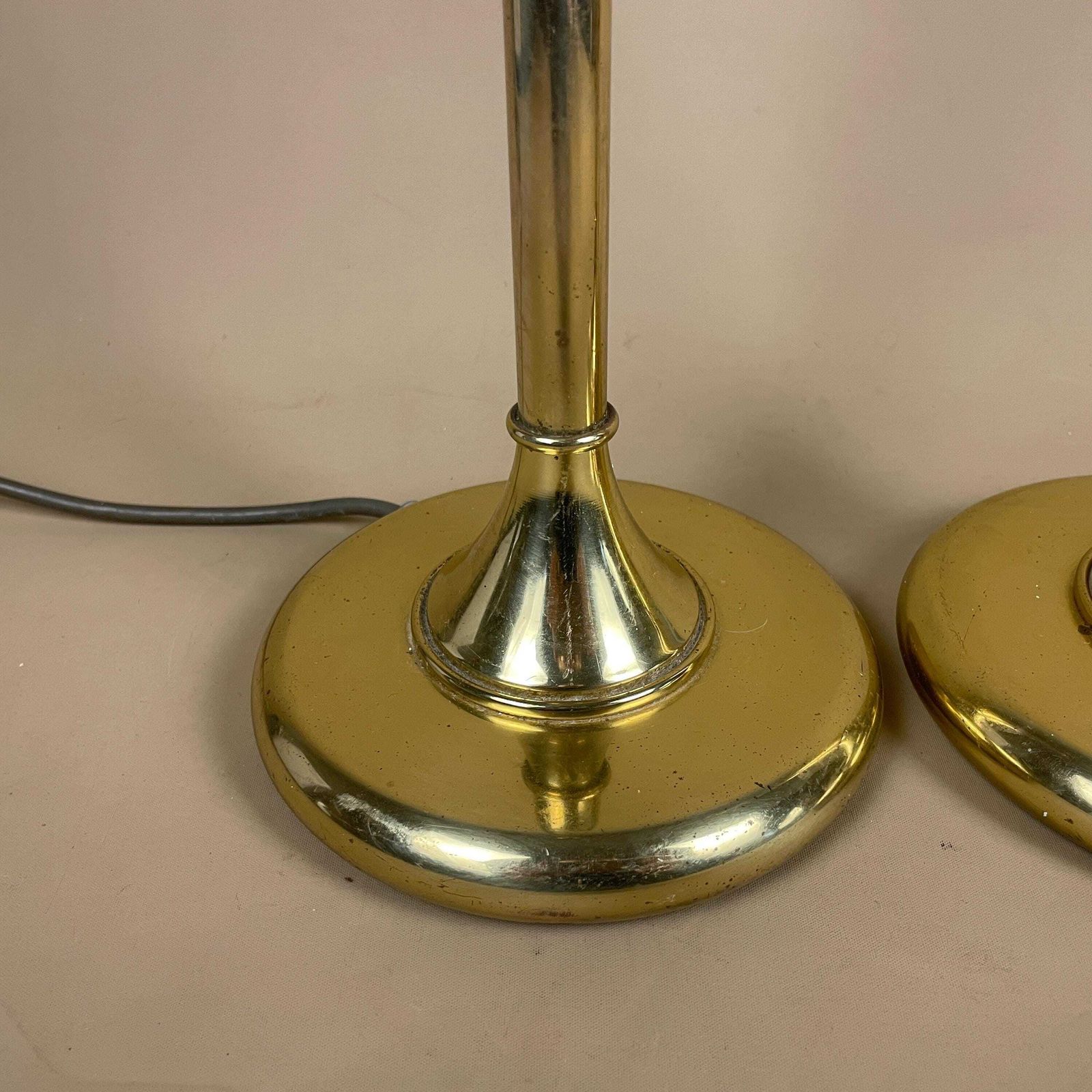Antique Matching Pair Of Metal Gold Brass Lamps Lights Bedside Side Lamp Table Desk Light Column Round Base Vintage Classic Two Set photo furniture