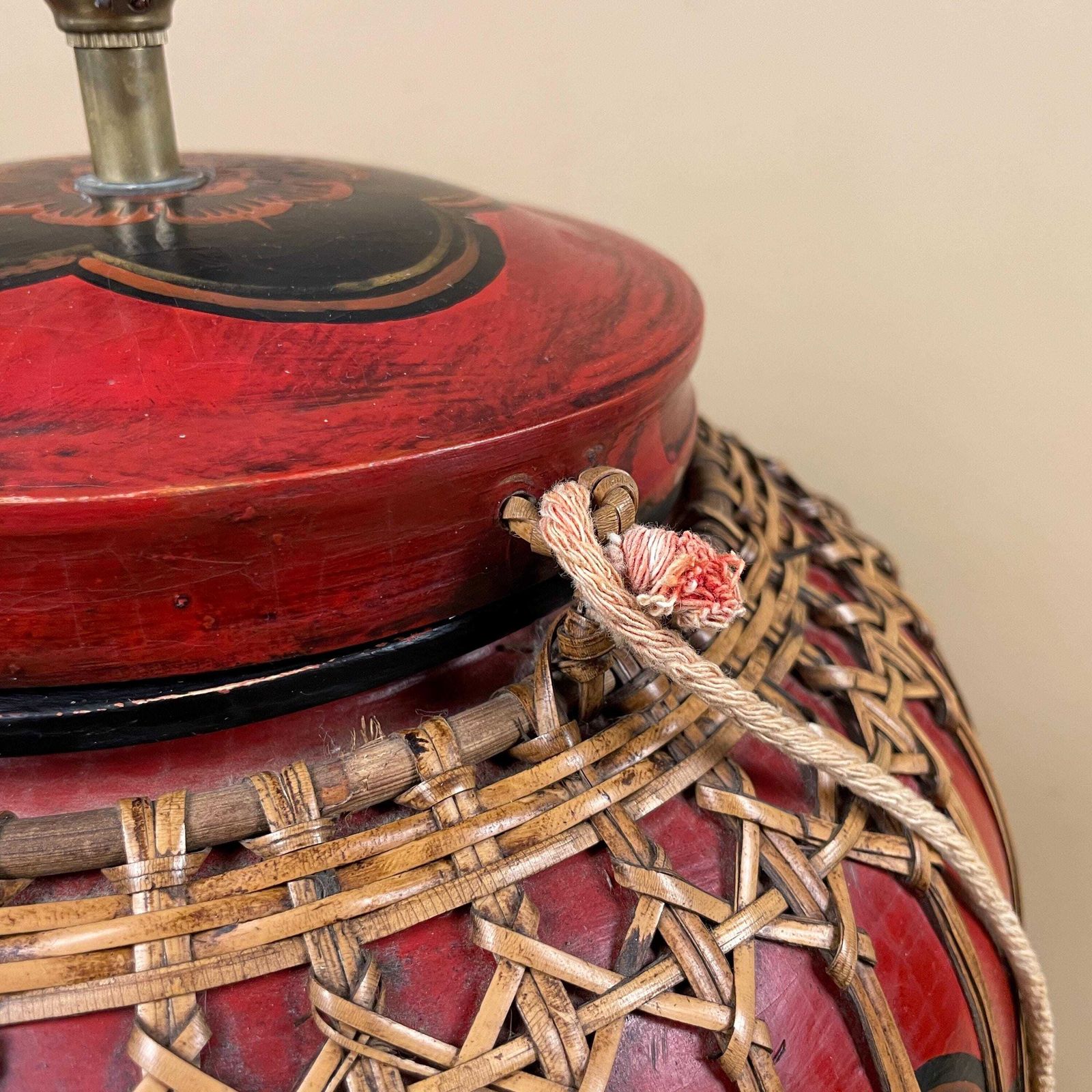 Antique Asian Wood Lamp Hand Painted Wooden Light Vintage Kratip Rice Basket Bedside Side Table Pattern Red Black Handmade Traditional photo vintage