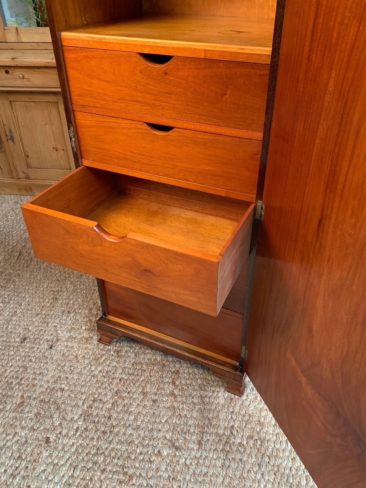 Art Deco Tallboy / Gentleman’s Wardrobe – C. 1930s–1950s photo vinterior