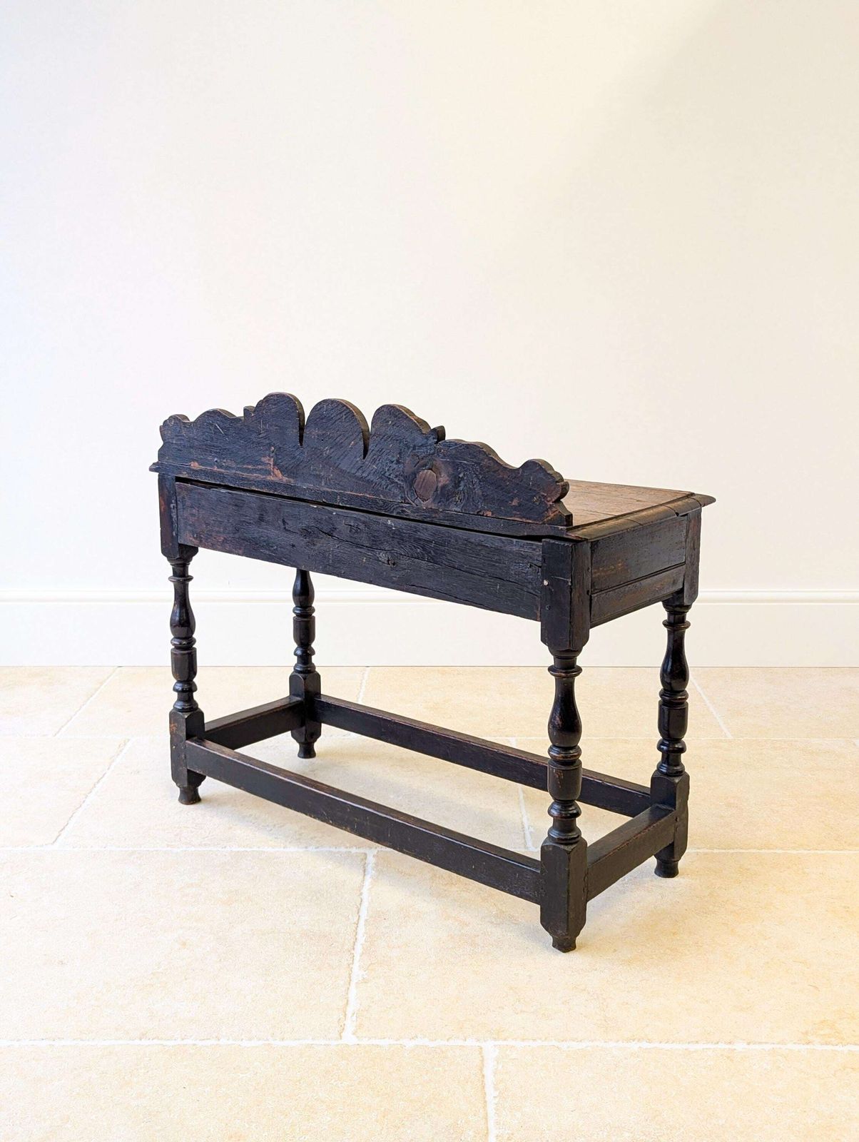 photo vintage Antique Late Victorian Jacobean Revival Oak Side Table C.1890