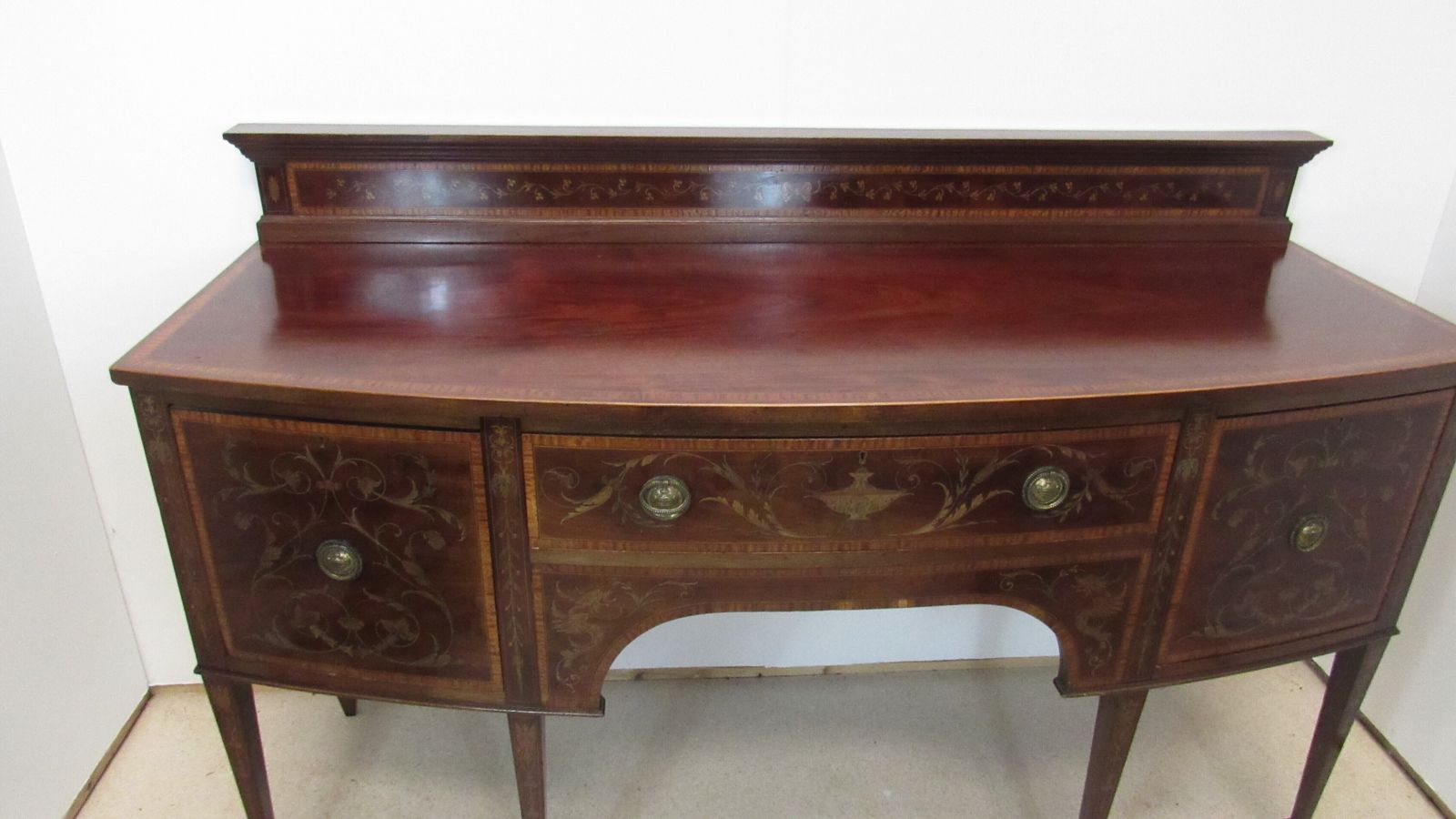 photo vintage Superb Marquetry Inlaid Mahogany Sideboard