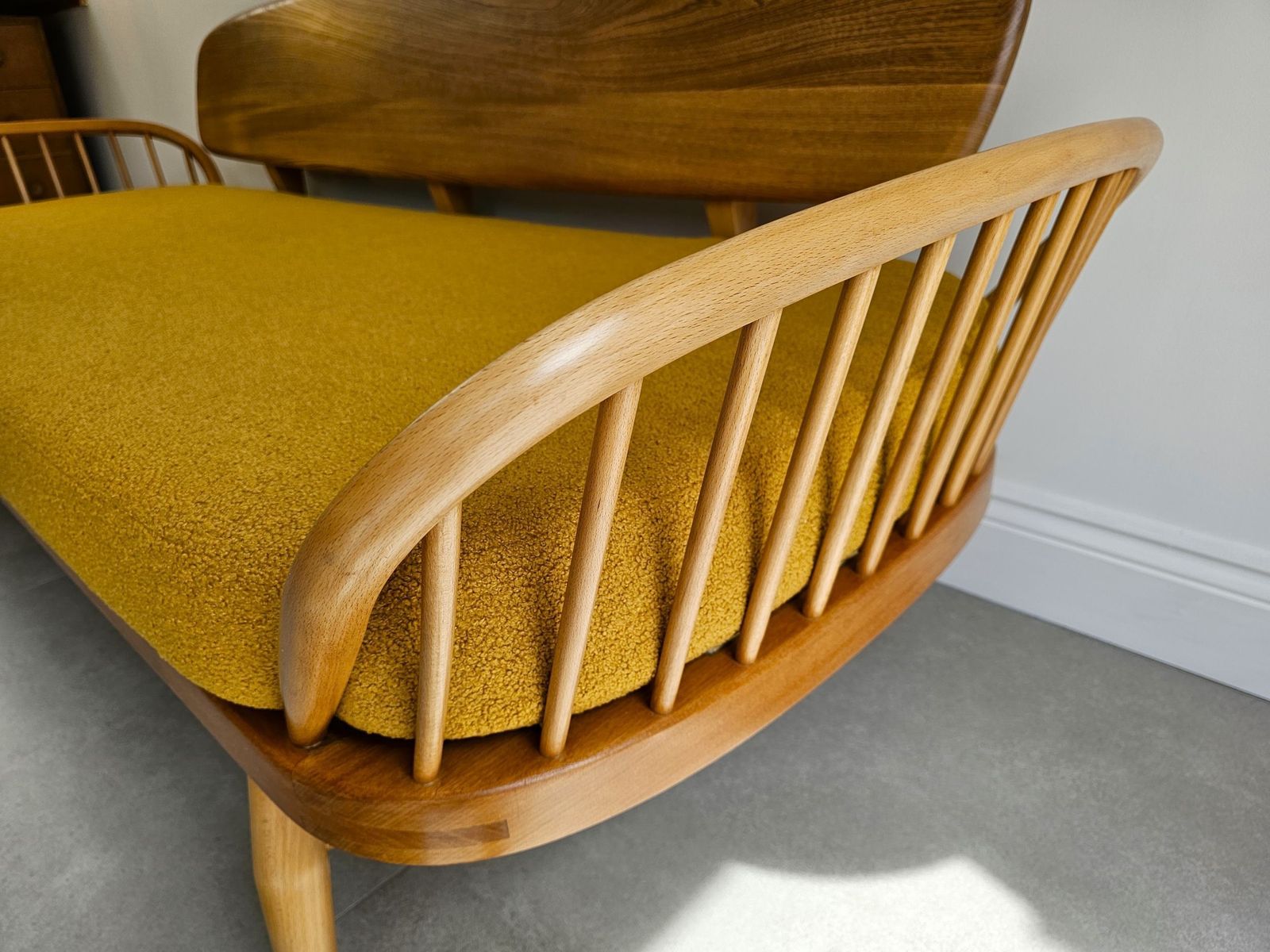 Ercol 355 Studio Couch/Daybed, Fully Restored With Saffron Boucle Seat Cushion And Optional Scatter Cushions. photo for sale