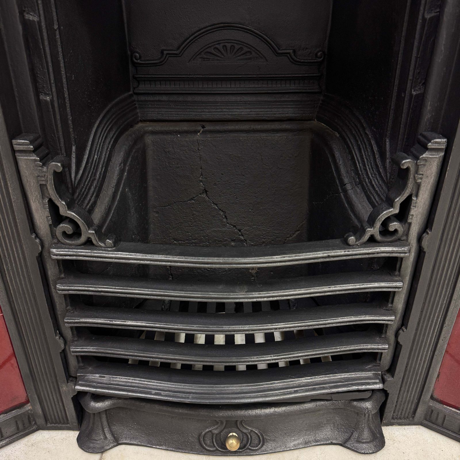 photo furniture Antique Victorian Tiled Cast Iron Combination Fireplace