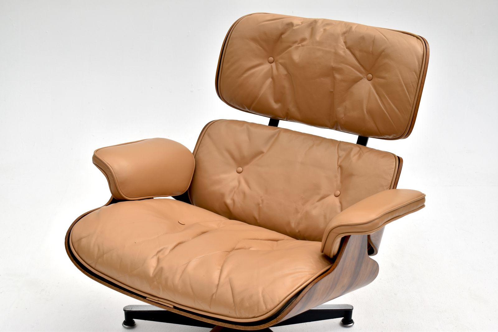 Original 1960s Vintage Eames Lounge Chair For Herman Miller photo Furniture