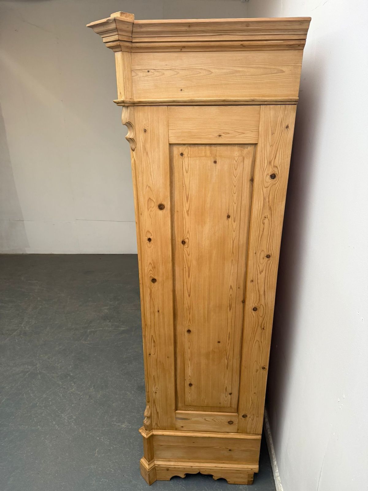 A Lovely Pine Georgian Waxed Knockdown Ladies Wardrobe photo buy