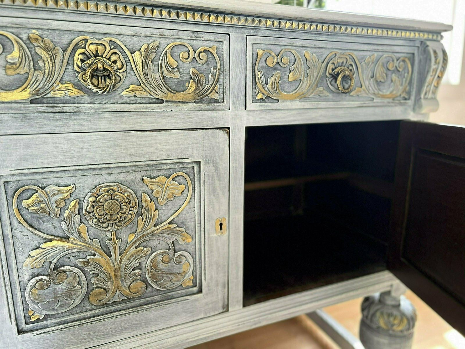 Large Antique Carved Sideboard/Living Room Decor/Kitchen Cabinet/Tv Unit photo buy