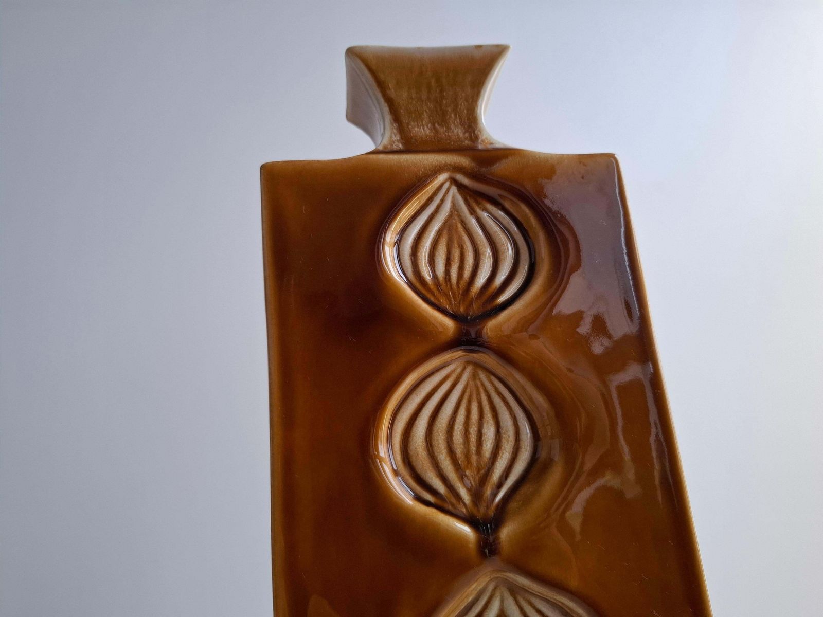 605.0 Mid Century Czech Brown Ceramic Vase Ditmar Urbach, 1960's. photo