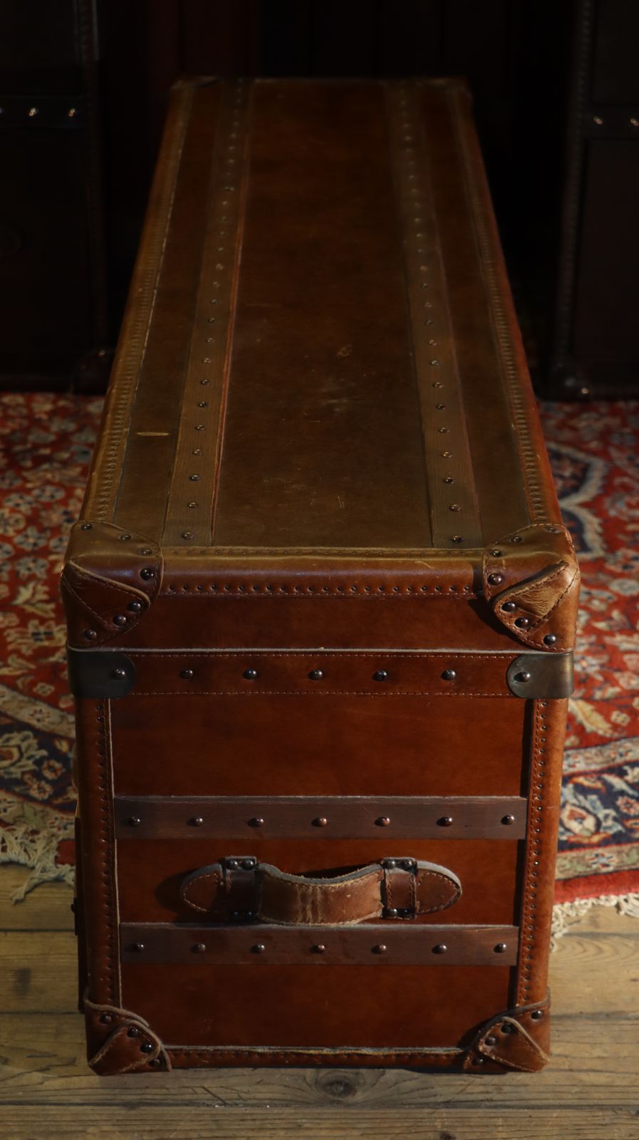 photo vintage Stunning Timothy Oulton Harrow Leather Trunk Antique Whisky Chest