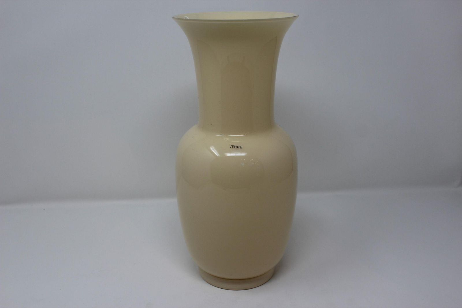Opalino Vase By Venini Of Murano   Cream photo vinterior