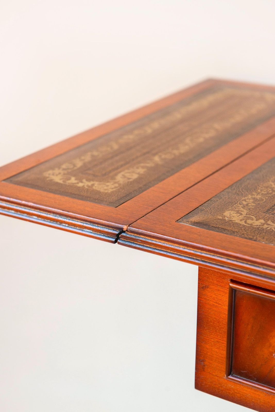 photo vinterior English Mahogany Pembroke Table – Victorian Style Drop Leaf Side Table   Leather Inlay, Turned Legs, Drawer, And Claw Casters