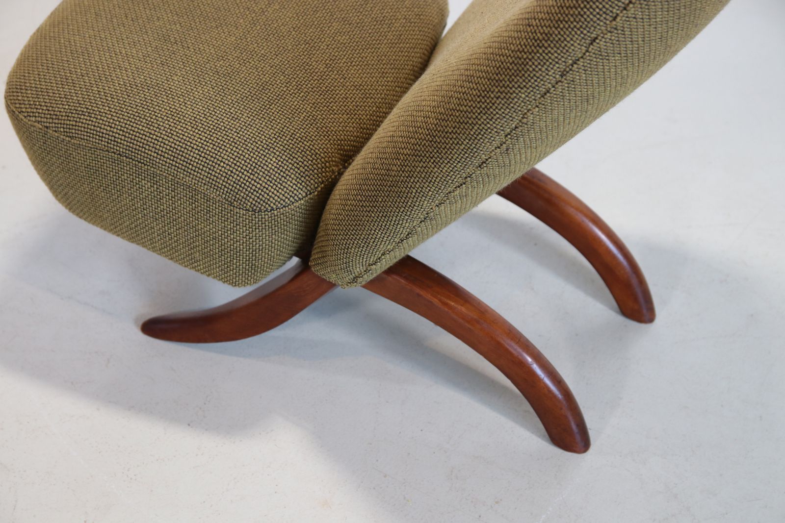 Set Of Two Congo Chairs By Theo Ruth For Artifort photo buy