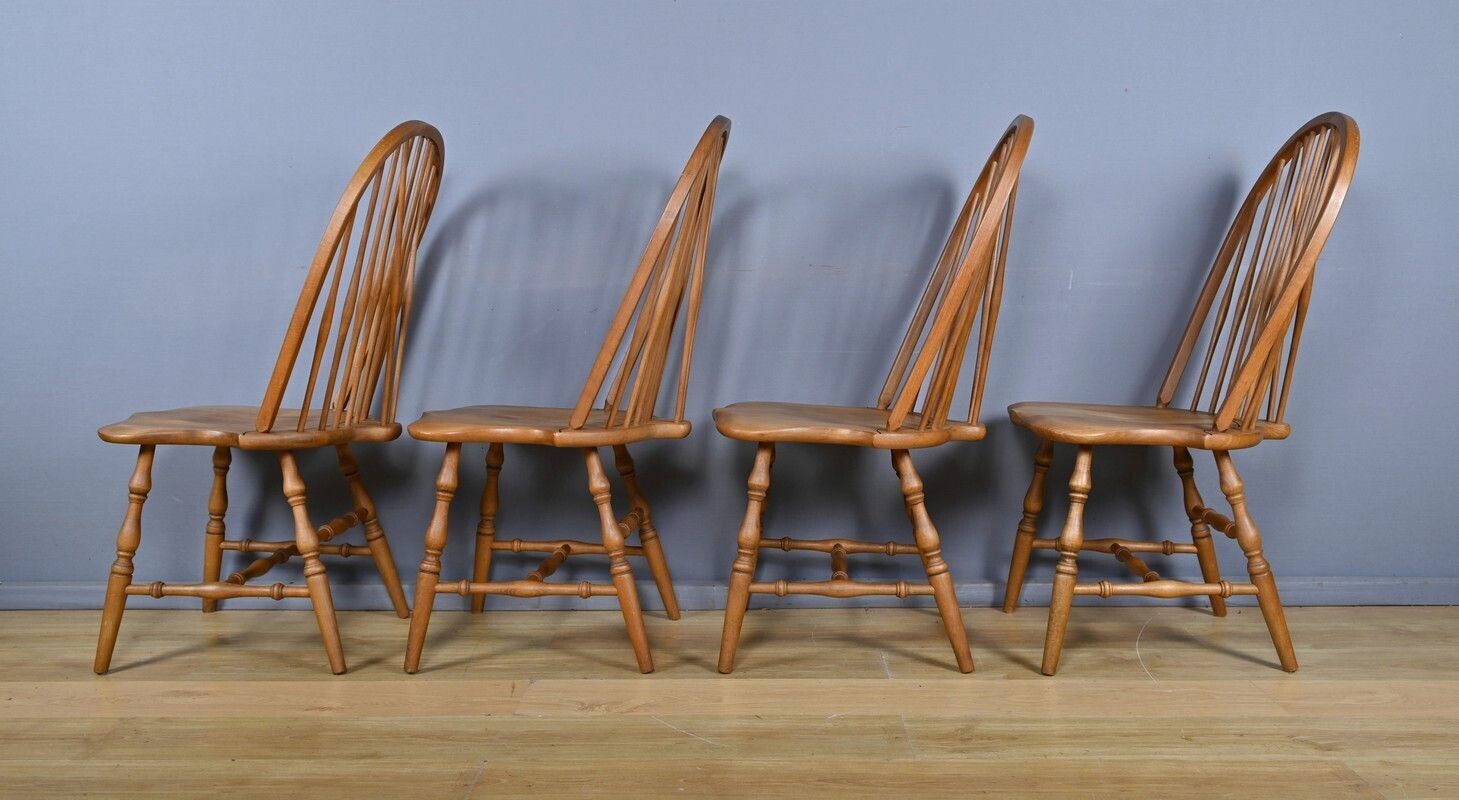 Set Of 4 Windsor Beech Chairs, England – Early 20th Century photo vinterior