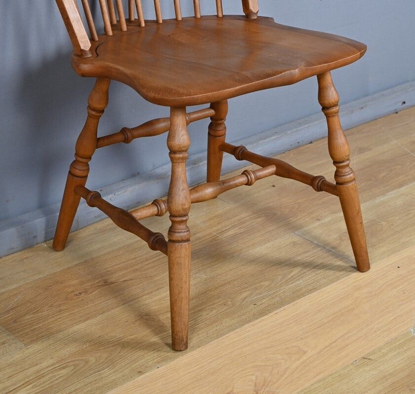 1210.0 Set Of 4 Windsor Beech Chairs, England – Early 20th Century photo