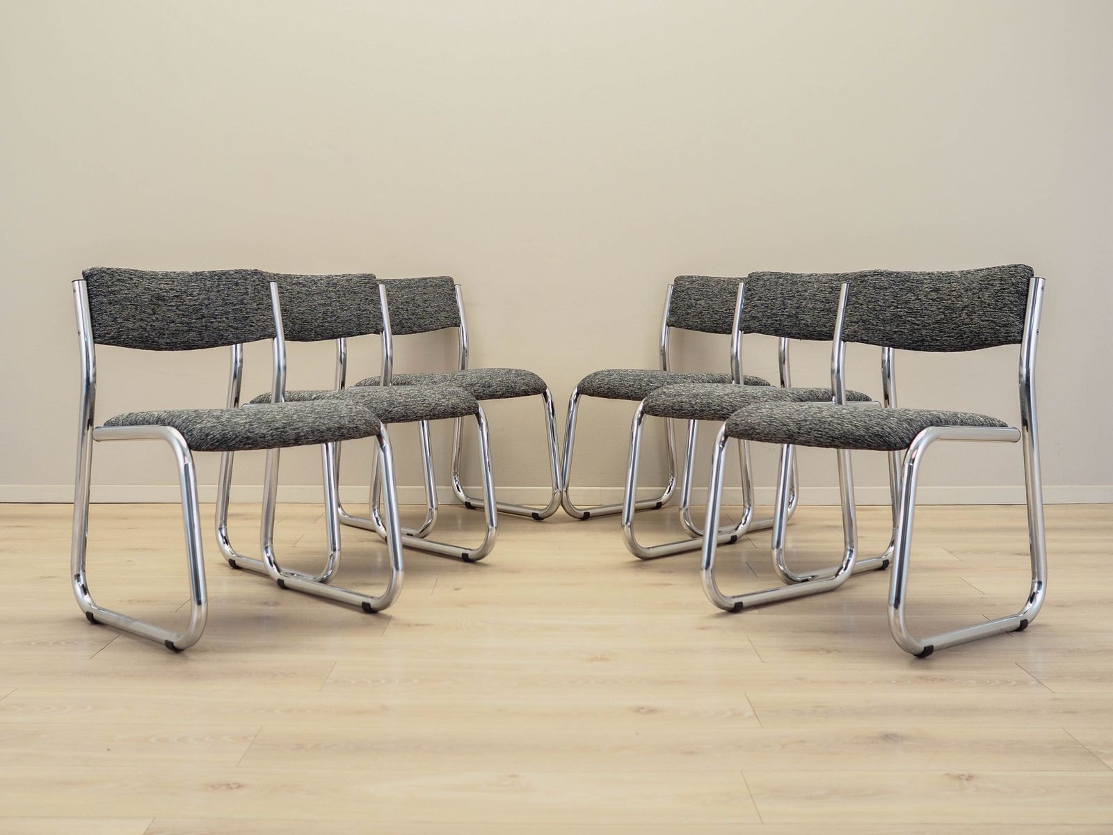 Set Van Zes Stoelen, Italiaans Design, Jaren 1980, Productie: Italië photo furniture
