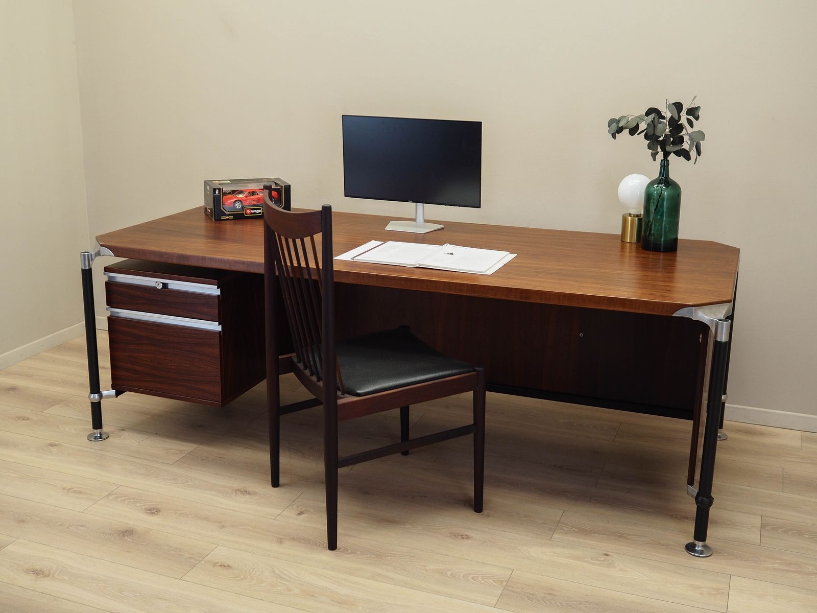 Vintage Desk, Italian Design, 1970s, Designers: Ico & Luisa Parisi, Manufacturer: Mim Roma photo for sale