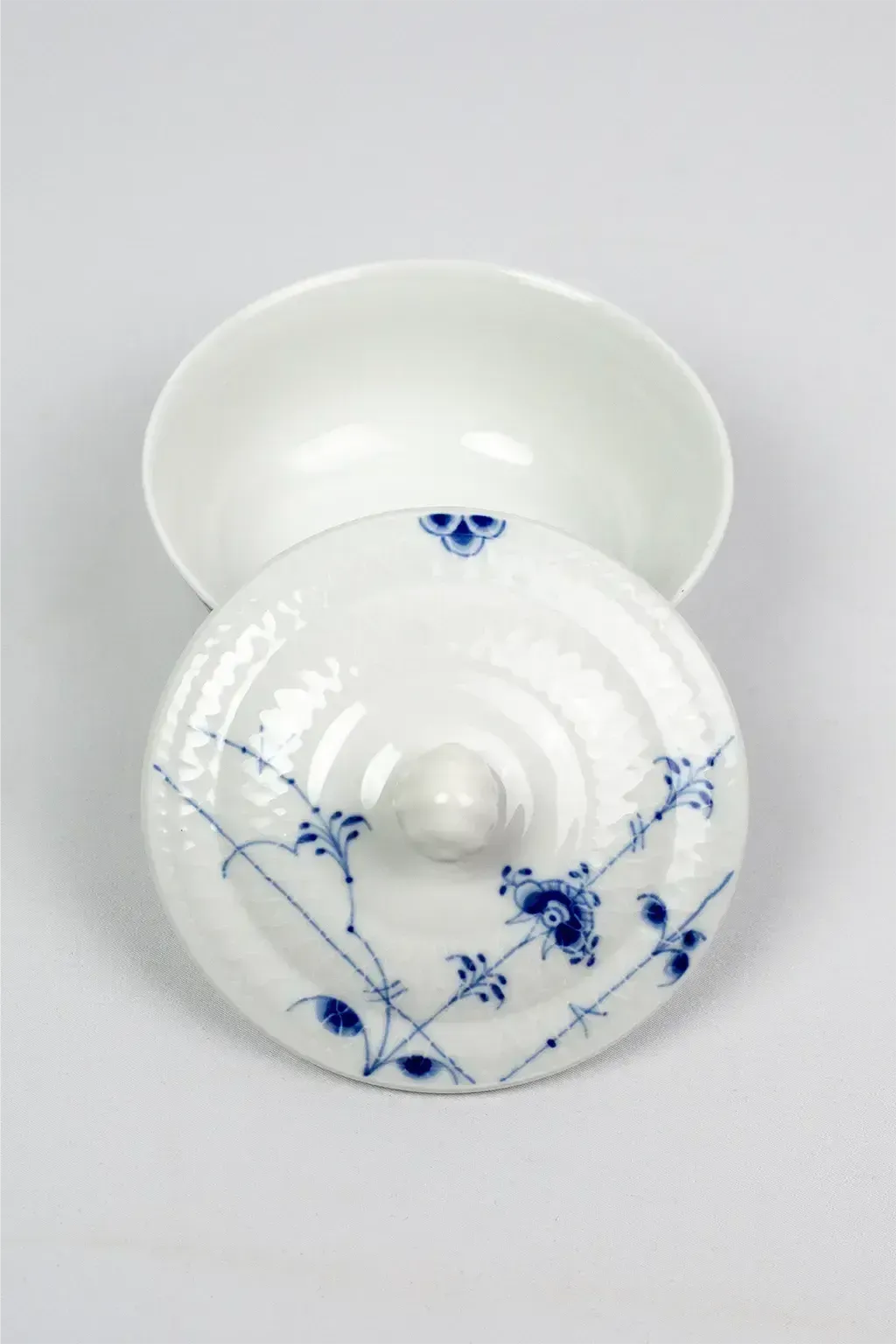 Sucrier vintage Royal Copenhagen, modèle Blue Fluted Plain photo 150.0