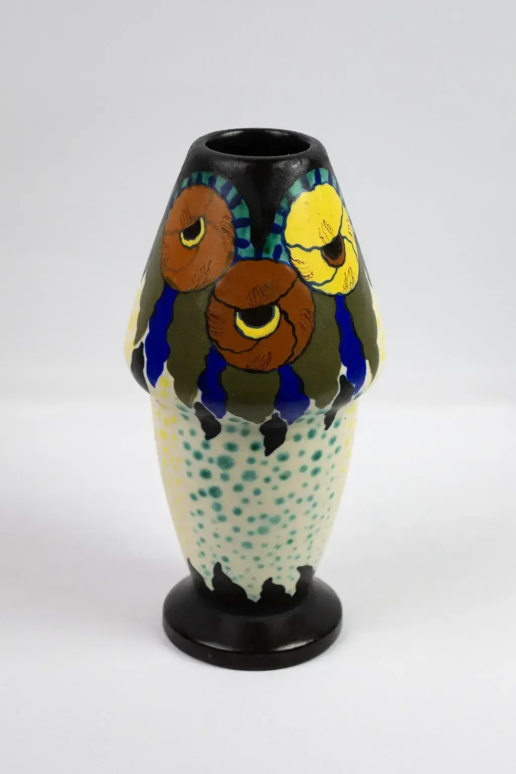 Vase Art déco en céramique émaillée à décor floral, signé D'Argyl