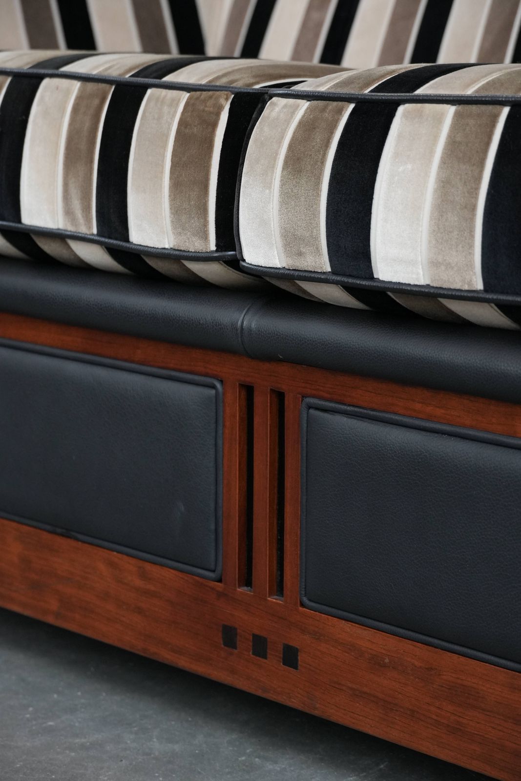 Furniture Luxurious Art Deco 2.5 Seater Design Sofa From With Beautiful Woodwork And High Quality Fabric Upholstery photo