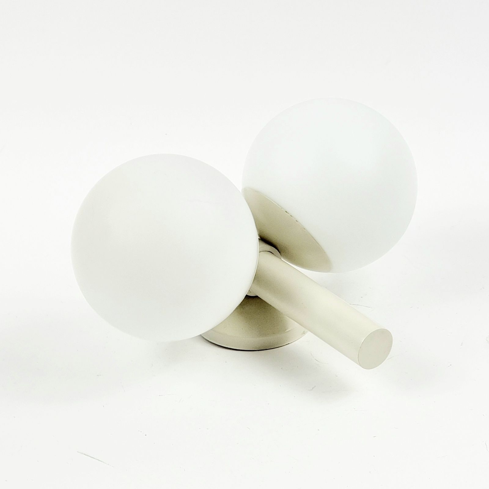 Mid Century Space Age Wandlamp Van Opalineglas, Kaiser Leuchten, Duitsland, Jaren 1960 photo buy