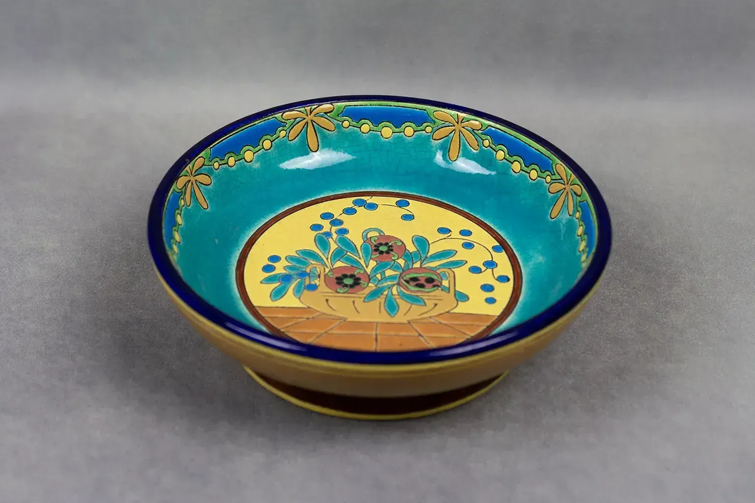 Coupe sur piédouche Longwy en émail cloisonné, décoration florale Art déco photo for sale