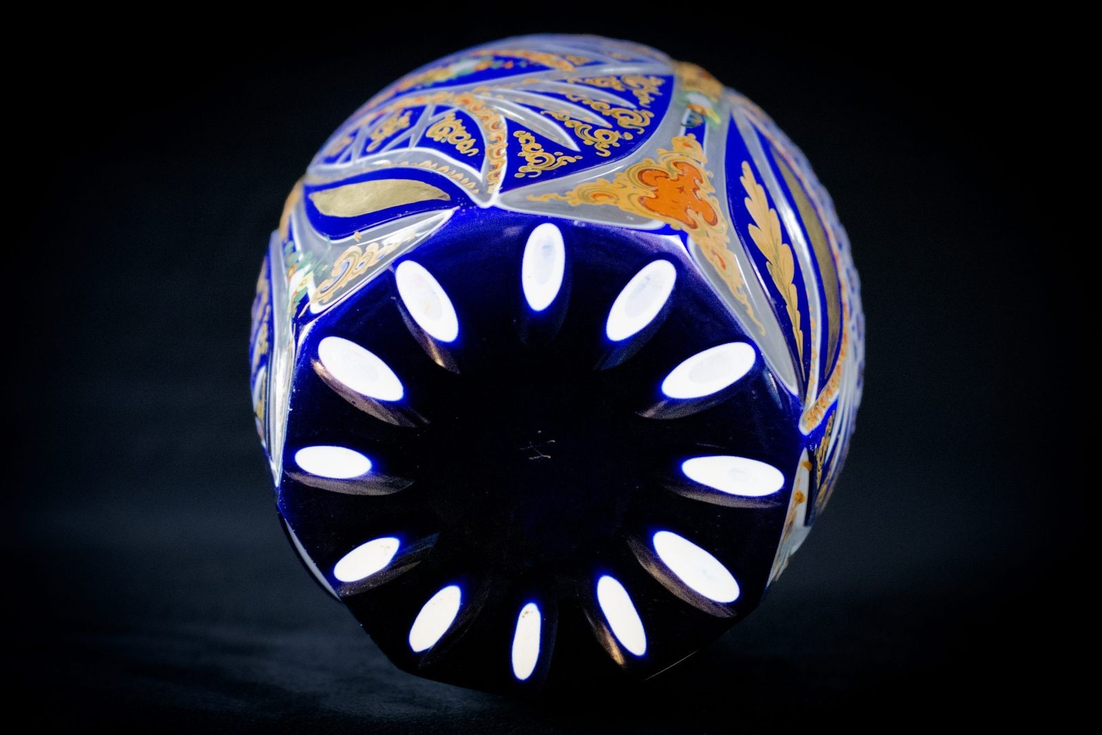 photo buy Vase en cristal overlay bleu et blanc, XIXe siècle, art ottoman