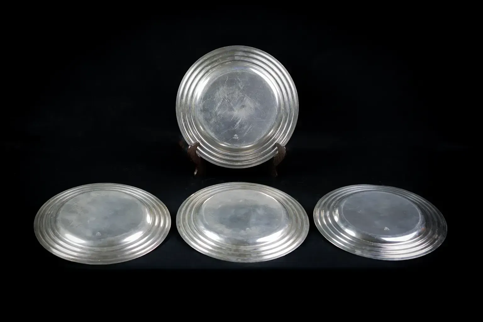 Art Deco verzilverde metalen borden – Christofle, Ondulations-patroon van Luc Lanel (x4) photo vinterior