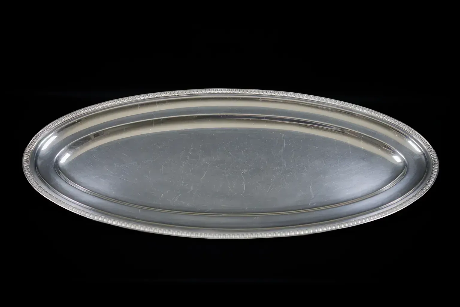 Large Oval Silver Plated Metal Serving Platter With Gadrooned Rim – Hallmarked photo Home Decor